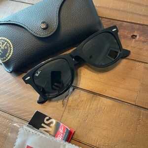 Ray-Ban Classic Black Sunglasses with Case